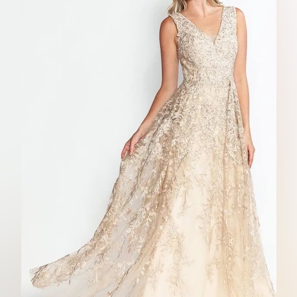NWT LENOVIA wedding Gown dress mob mog champagne Cream‎ Gold formal Lace M / L